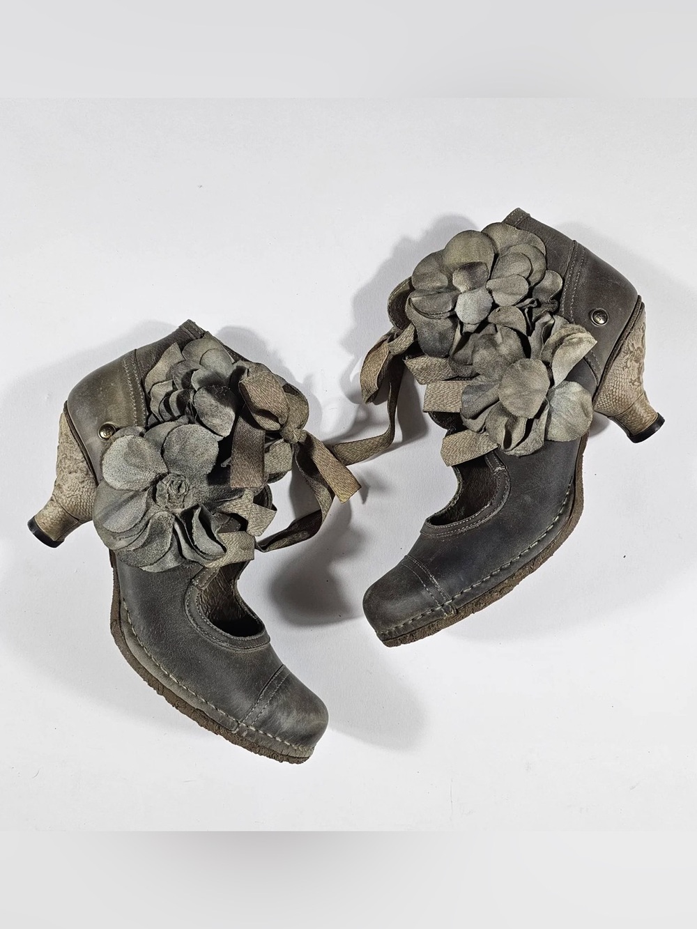 Vintage Spanish Leather Floral Appliqué Lace-Up Heels EU 39 Victorian
